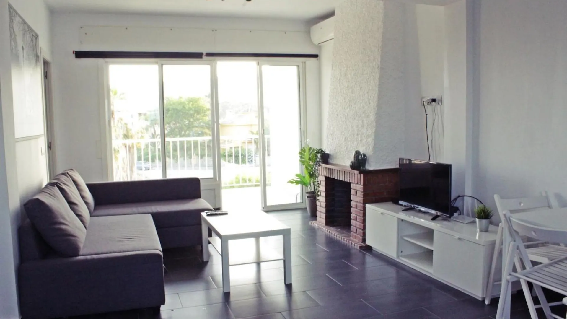 Precioso Apartamento Los Alamos Playa Golf ile iletişim